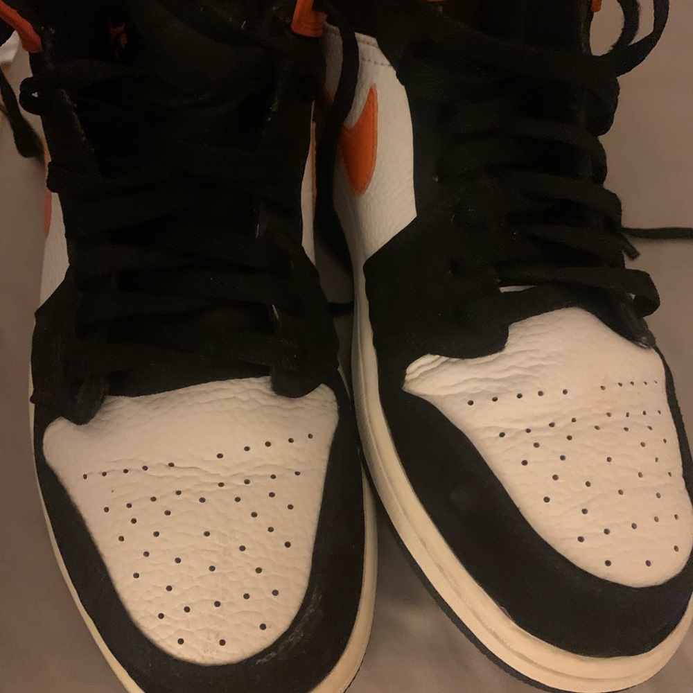 Jordan 1 mid